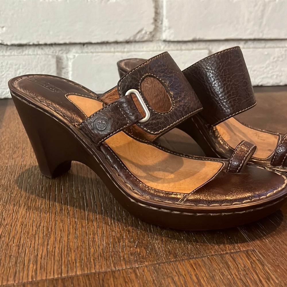 Born wedge sandal, size 7 😎